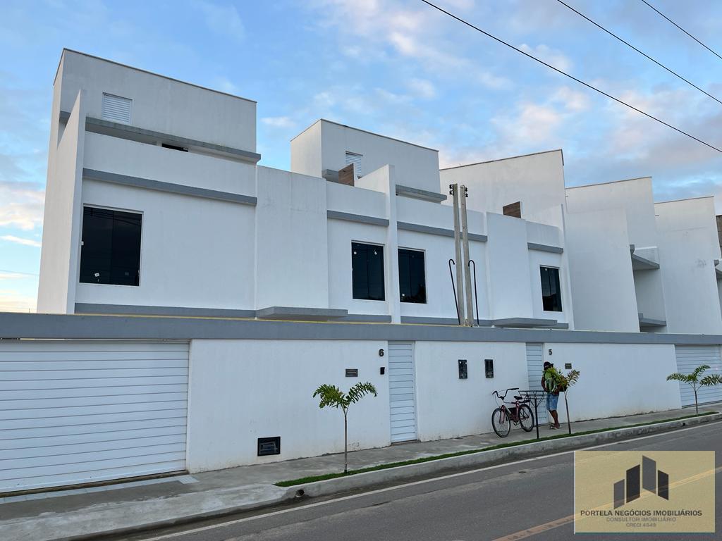 Casa à venda com 4 quartos, 200m² - Foto 1