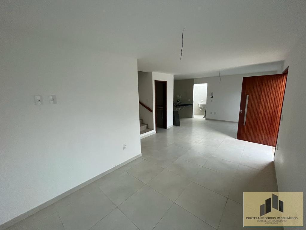 Casa à venda com 4 quartos, 200m² - Foto 3