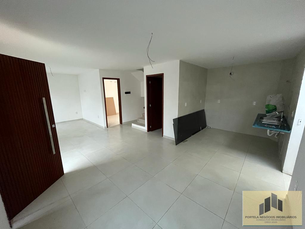 Casa à venda com 4 quartos, 200m² - Foto 4