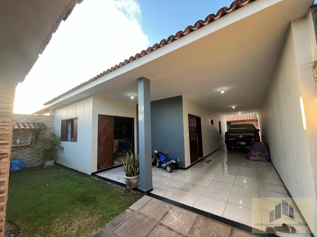 Casa à venda com 2 quartos, 250m² - Foto 1