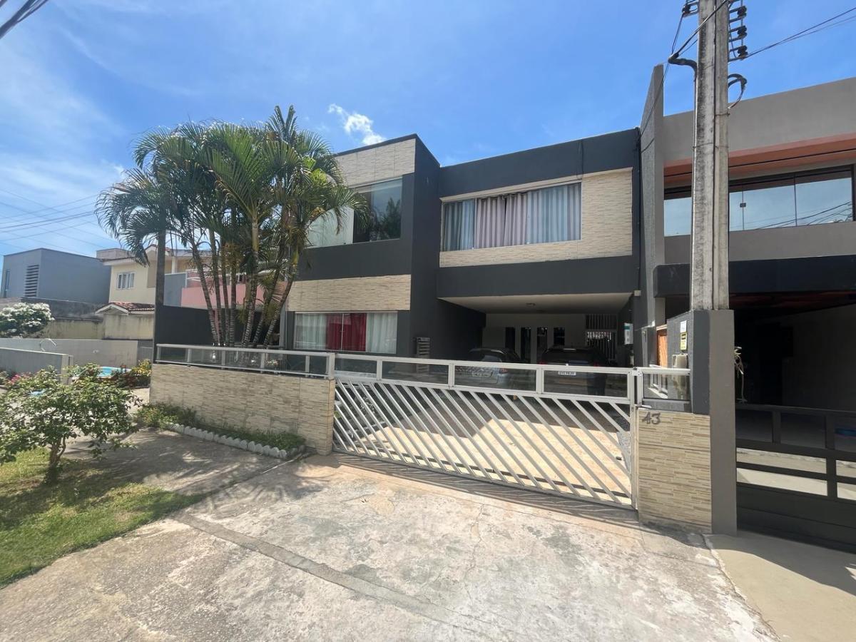 Casa de Condomínio à venda com 4 quartos, 166m² - Foto 1