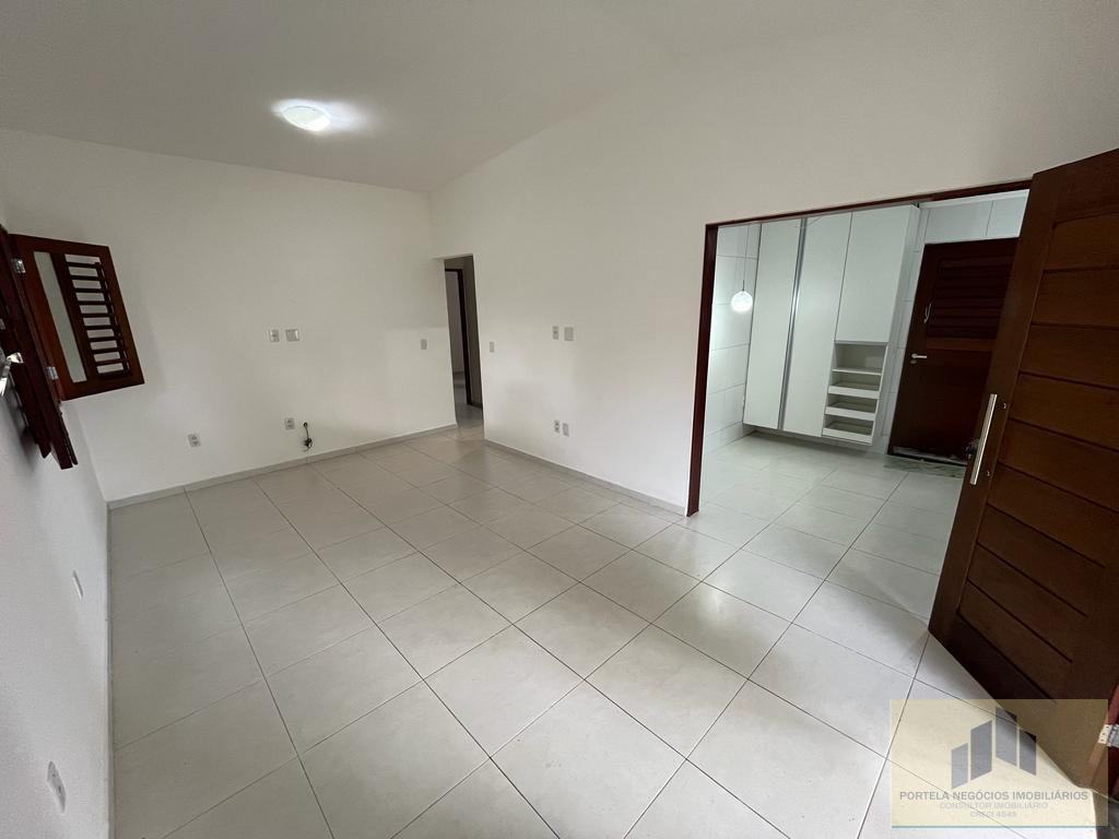 Casa à venda com 3 quartos, 74m² - Foto 4