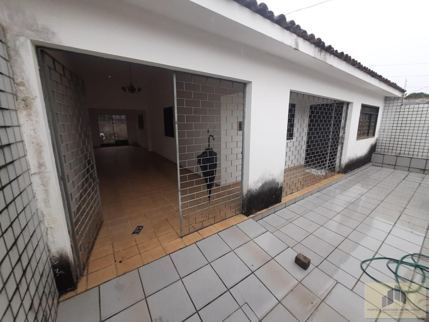 Casa à venda com 4 quartos, 200m² - Foto 3