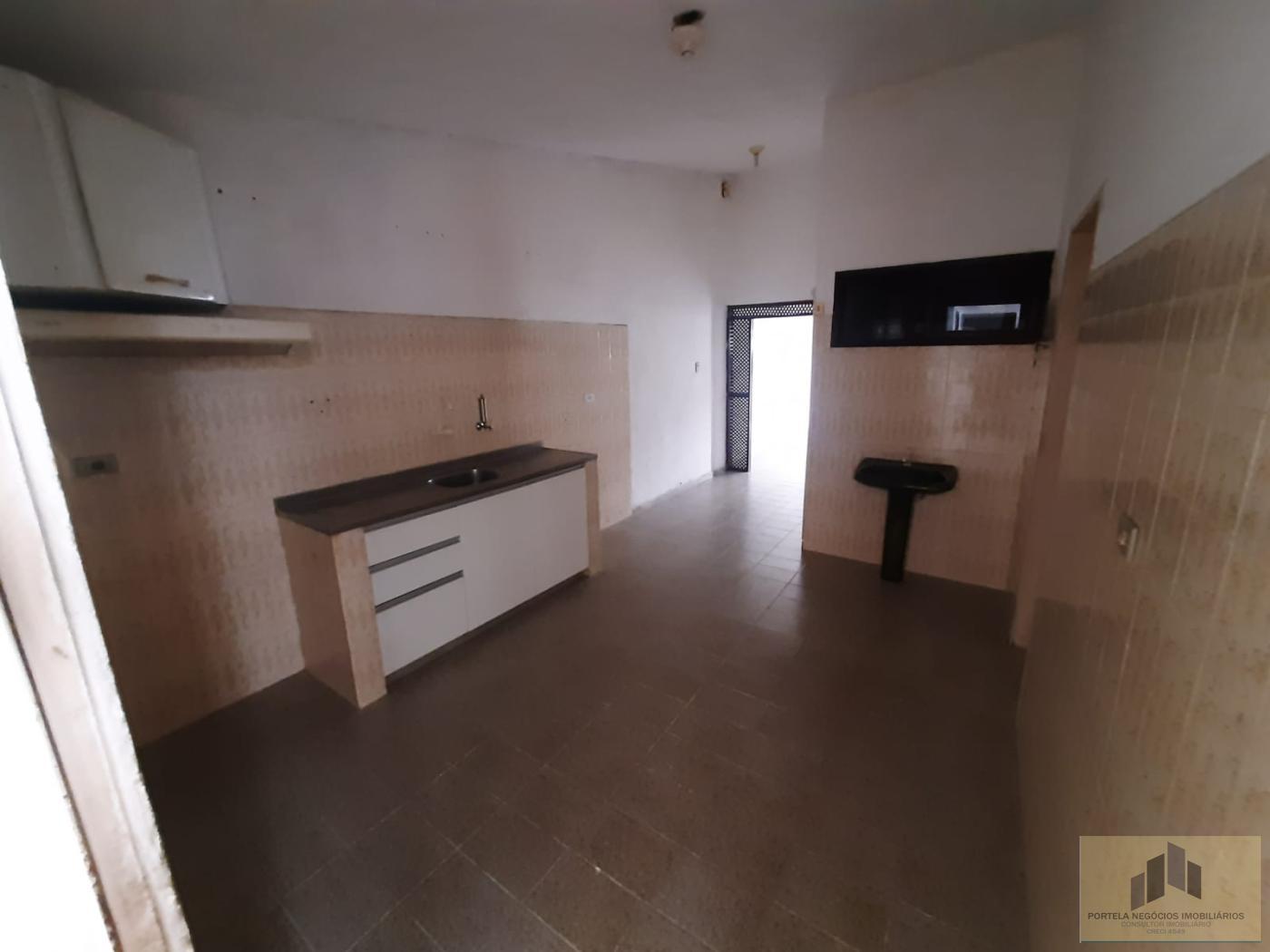 Casa à venda com 4 quartos, 200m² - Foto 8