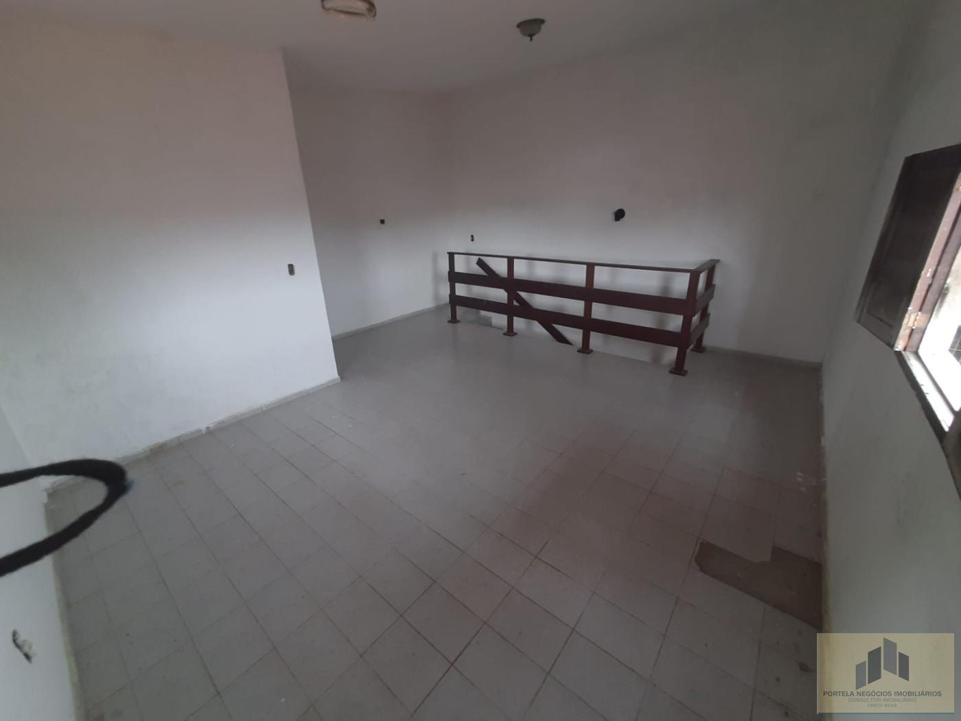 Casa à venda com 4 quartos, 200m² - Foto 10